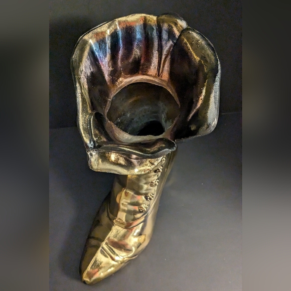 Vintage Cast Iron Gold Lady's Decorarive Boot. - Picture 8 of 8